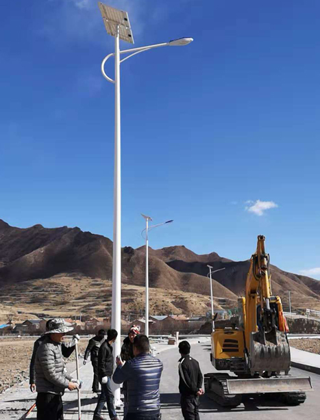 甘南碌曲10米秦安太阳能路灯项目