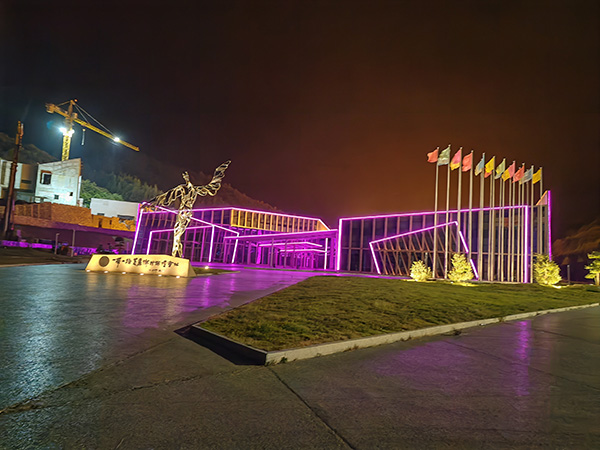 城市亮化是现代城市建设的重要组成部分,它不仅可以美化城市的夜景,还能提升城市的整体形象。随着科技的不断进步,城市亮化也得到了更多的关注和创新。本文将介绍一些关于城市亮化的创意和技术,帮助读者了解城市亮化的重要性以及如何进行秦安城市亮化的规划和实施。 城市亮化是现代城市建设的重要组成部分,它不仅可以美化城市的夜景,还能提升城市的整体形象。随着科技的不断进步,城市亮化也得到了更多的关注和创新。本文将介绍一些关于城市亮化的创意和技术,帮助读者了解秦安城市亮化的重要性以及如何进行秦安城市亮化的规划和实施。