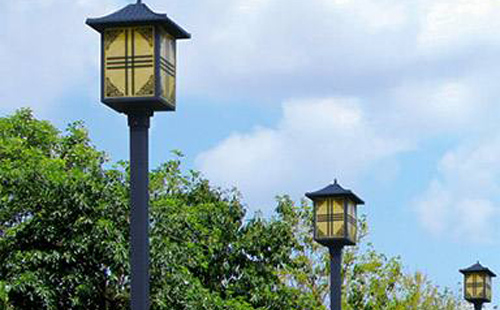 秦安庭院灯安装间距与布灯设计全解析