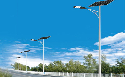 农村道路装秦安太阳能路灯选多大瓦数实测